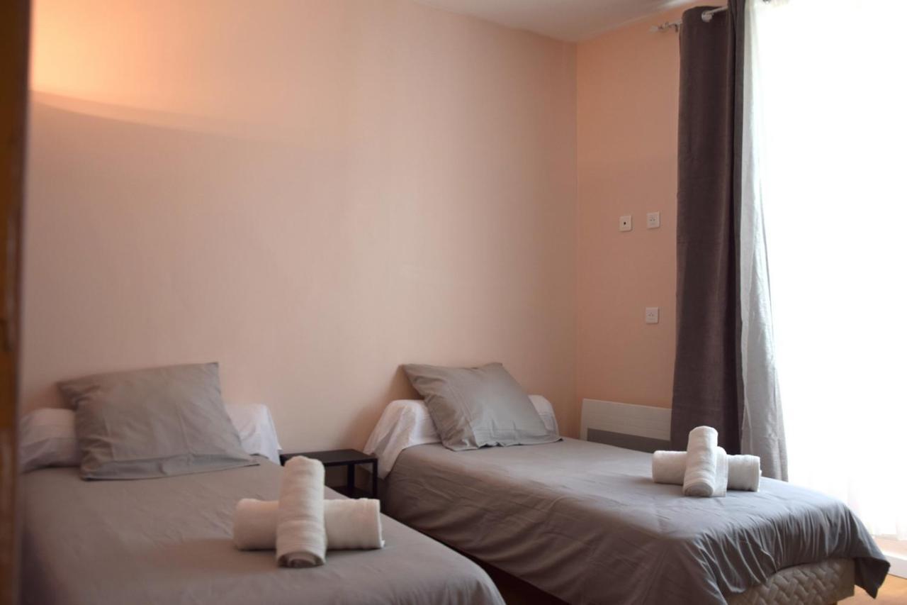 Le Lys Hotel Lacrouzette Екстериор снимка